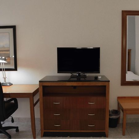 Days Inn By Wyndham Piedras Negras Εξωτερικό φωτογραφία